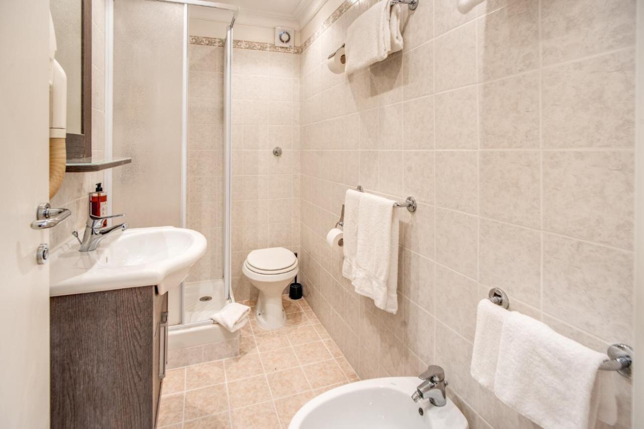 Hotel Mirti Рим Экстерьер фото